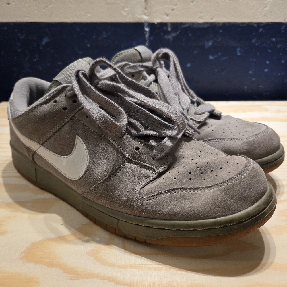 *RARE* Nike Dunk Low Gray Sneakers (Size 11) | Vintage 2005 Release 311730-011